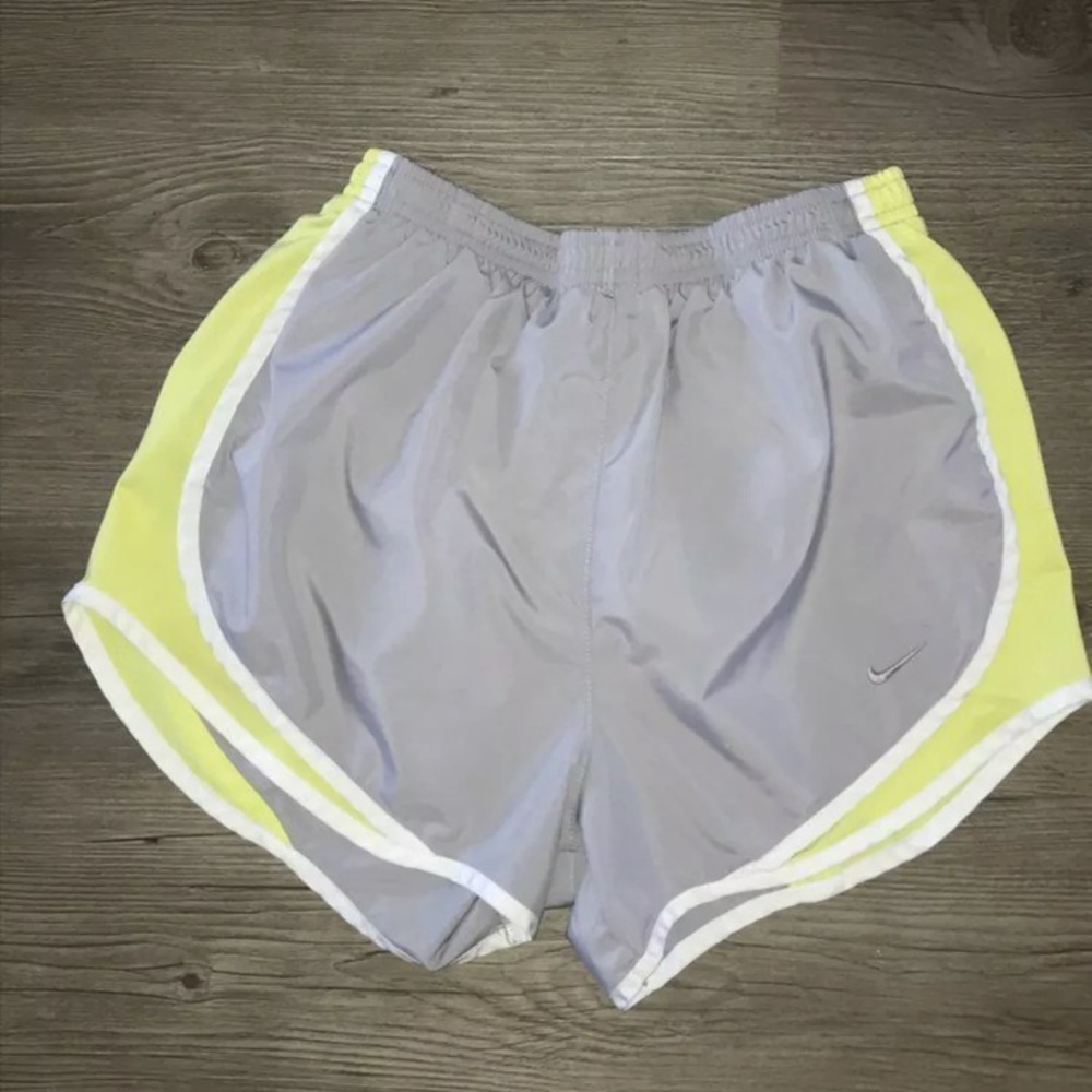 Gray women’s Nike Dri Fit athletic shorts EUC